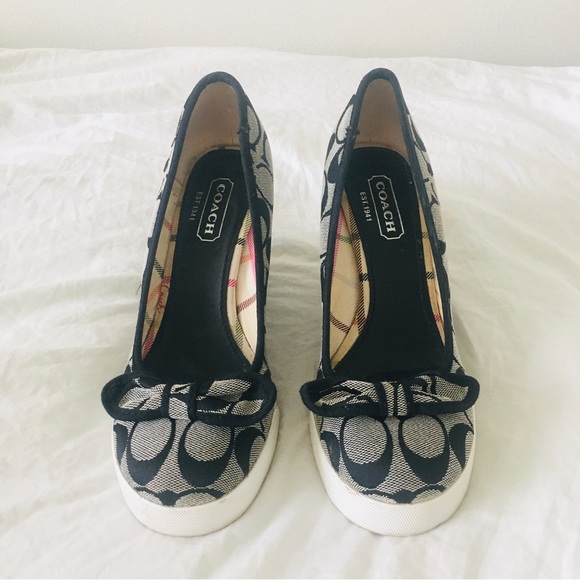 COACH Wedge Heels Sweetie Canvas Signature Emblem Bows Size 6.5M - Picture 3 of 16